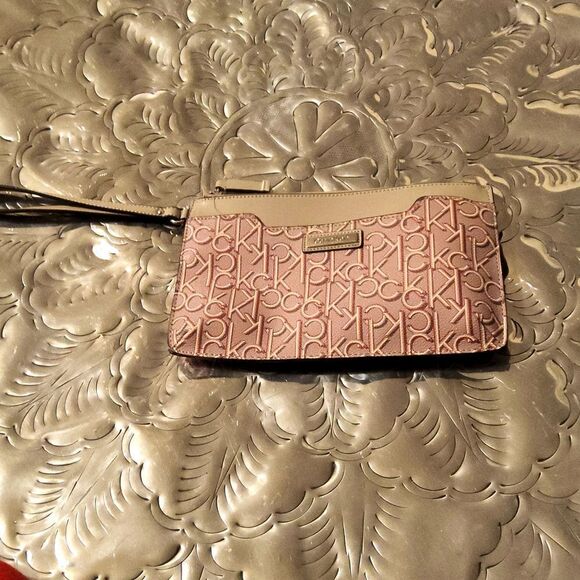NWT CALVIN KLEIN WRISTLET,perfect for summer,  and authentic - Picture 1 of 9